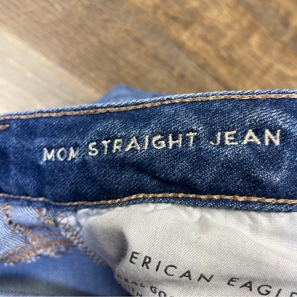 American Eagle Mom Straight Jean Womens Size 10 Stretch Distressed Ripped Blue - Picture 9 of 10